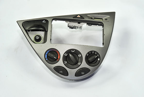 ford cıkma yedek focus 1 teyip cerçevesi